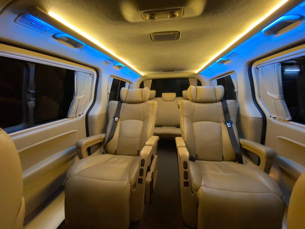 36 - https://taxi-thailand.net | W​elcome to Boy Taxi Thailand. Van rental with Driver service. we are van vip rental transfer on tour in Bangkok ​service.